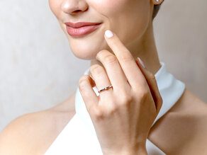 Anello di Fidanzamento Love in 14K oro bianco con diamante 0,04ct G/SI