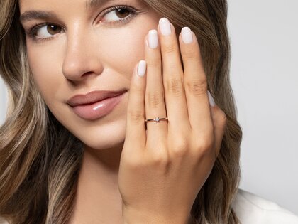 Anello di Fidanzamento Modern Petite in 14K oro rosa con diamante 0,05ct G/SI