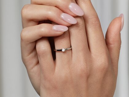 Anello di Fidanzamento Modern in 14K oro bianco con diamante 0,10ct G/SI