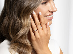 Anello di Fidanzamento Modern in 14K oro bianco con diamante 0,30ct H/SI
