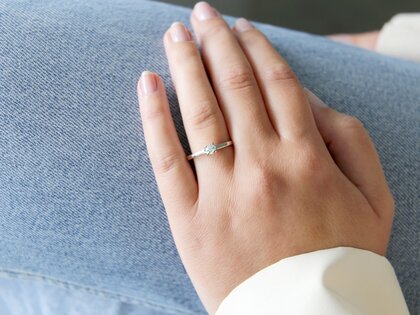 Anello di Fidanzamento Modern in 9K oro bianco con diamante 0,25ct H/SI