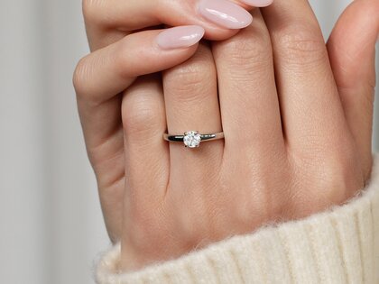 Anello di Fidanzamento Modern in 14K oro bianco con diamante 0,50ct H/SI