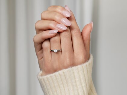 Anello di Fidanzamento Modern in 14K oro bianco con diamante 0,50ct H/SI