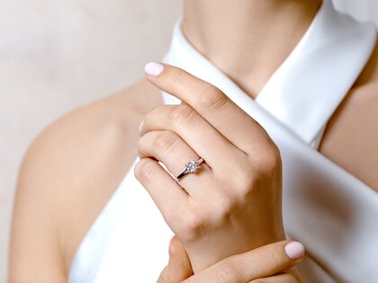 Anello di Fidanzamento Modern in 9K oro bianco con diamante 1,00ct H/SI