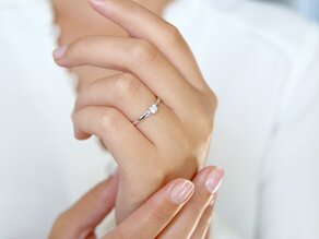 Anello di Fidanzamento Pure in 9K oro giallo con diamante 0,23ct G/SI