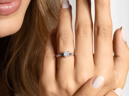 Anello di Fidanzamento Romance in 14K oro bianco con diamante 0,50ct H/SI