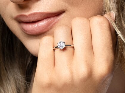 Anello di Fidanzamento Royal in 9K oro bianco con diamante 1,00ct H/SI