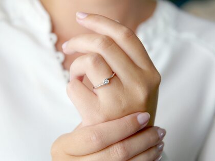 Anello di Fidanzamento Touch in 14K oro bianco con diamante 0,08ct D/IF