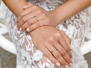 Anello di Fidanzamento Twist Petite in 14K oro bianco con diamante 0,04ct G/SI