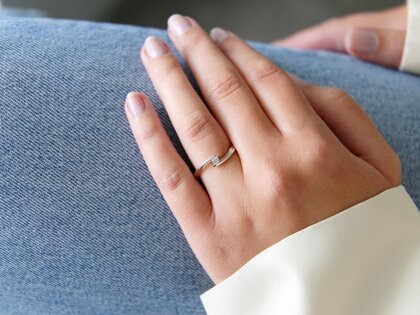 Anello di Fidanzamento Twist Petite in 14K oro bianco con diamante 0,09ct G/SI
