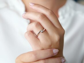 Anello di Fidanzamento Twist Petite in oro bianco
