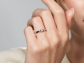 Anello di Fidanzamento Twist in 14K oro giallo con diamante 0,10ct H/SI