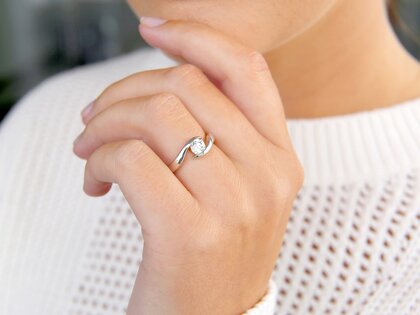 Anello di Fidanzamento Twist in platino 950/- con diamante 0,50ct G/SI