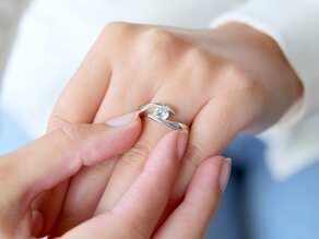 Anello di Fidanzamento Twist in 9K oro bianco con diamante 0,75ct H/SI