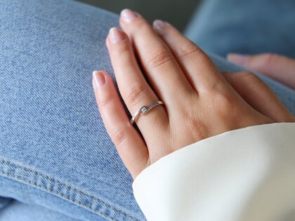 Anello di Fidanzamento Twist in argento 925/- con diamante 0,03ct H/SI